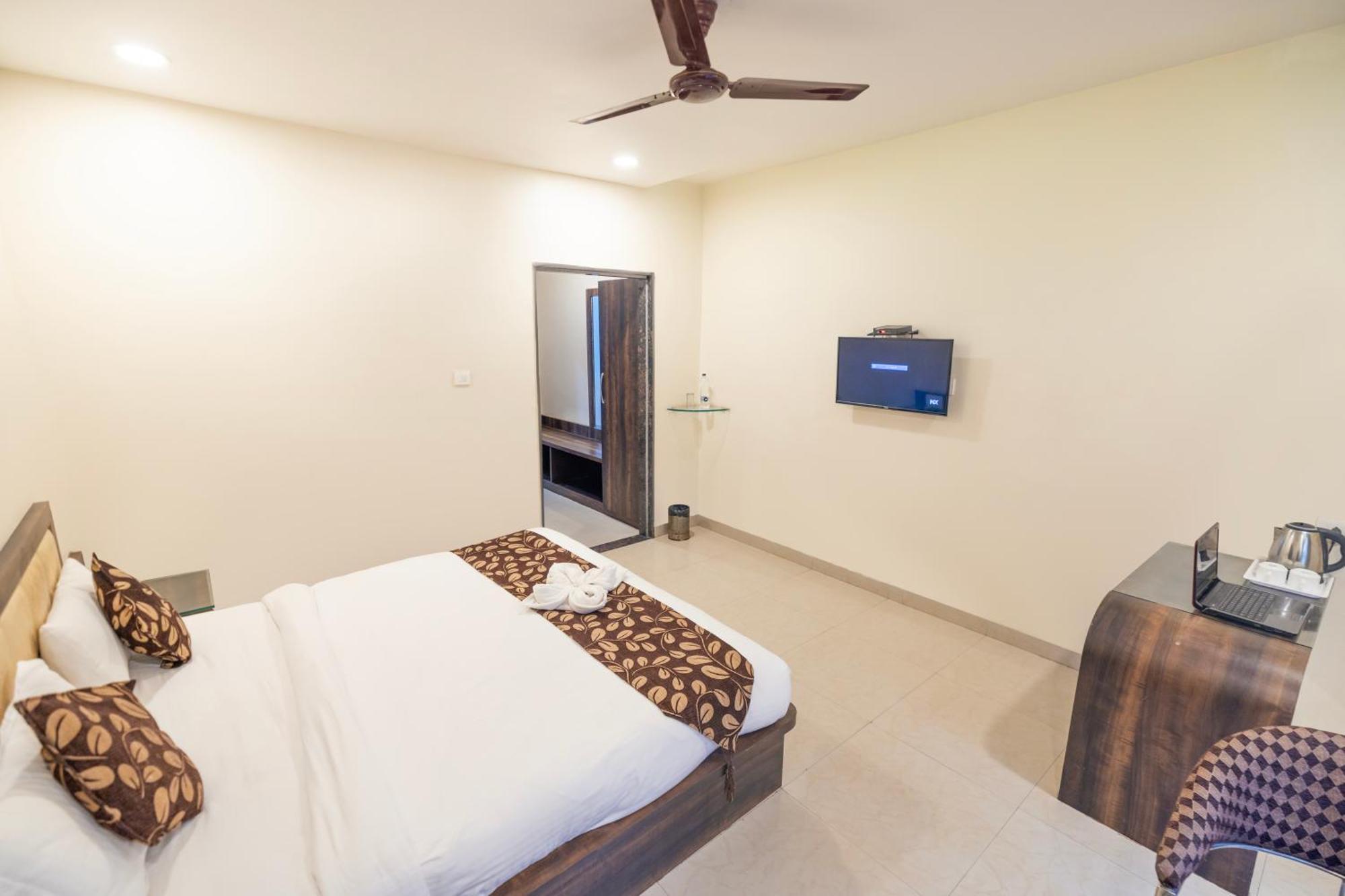 Sheetal International Hotel Raipur  Exterior photo